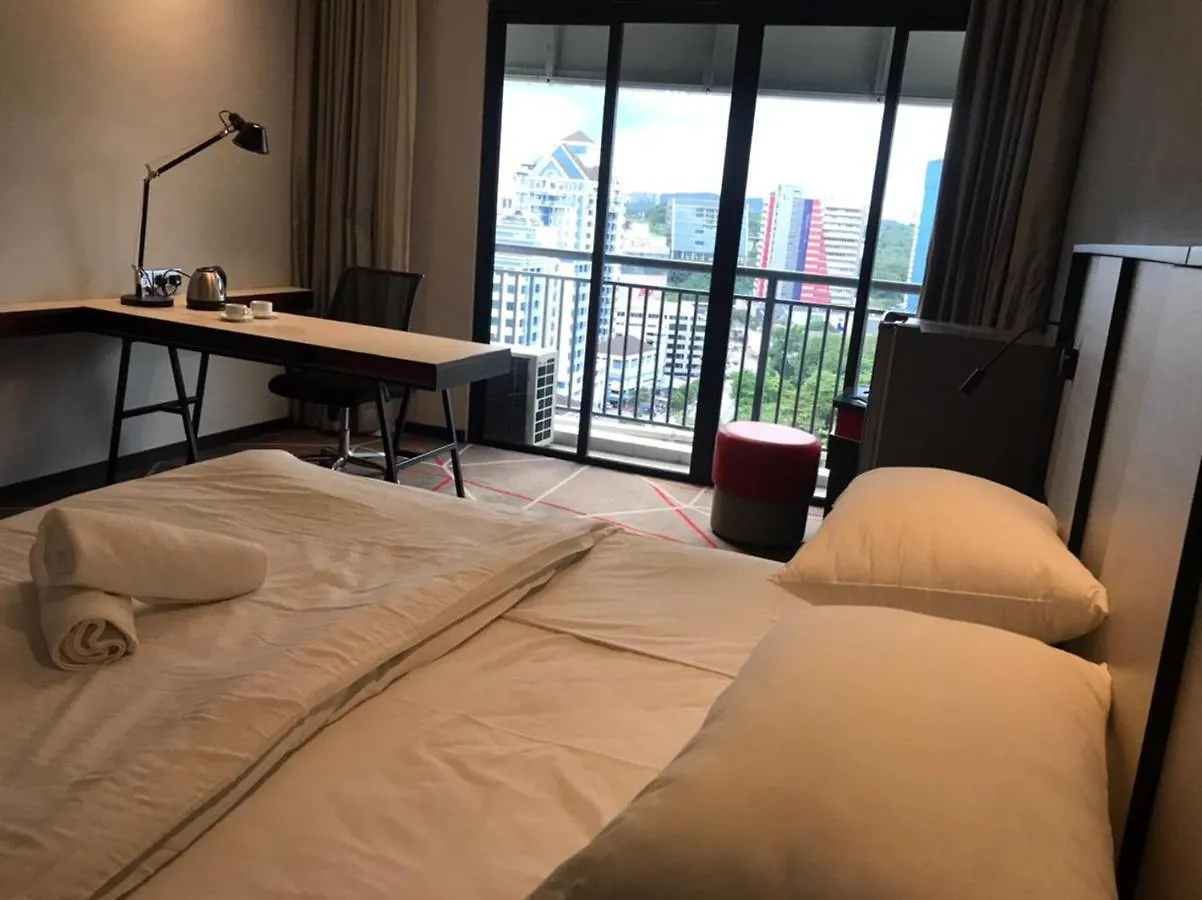 Red M101 Kl By Homebrickz Kuala Lumpur Apartman